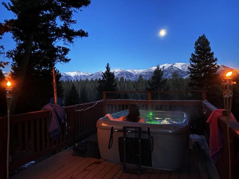 Hot Tub-mountain View-secluded-entire Private Floor *